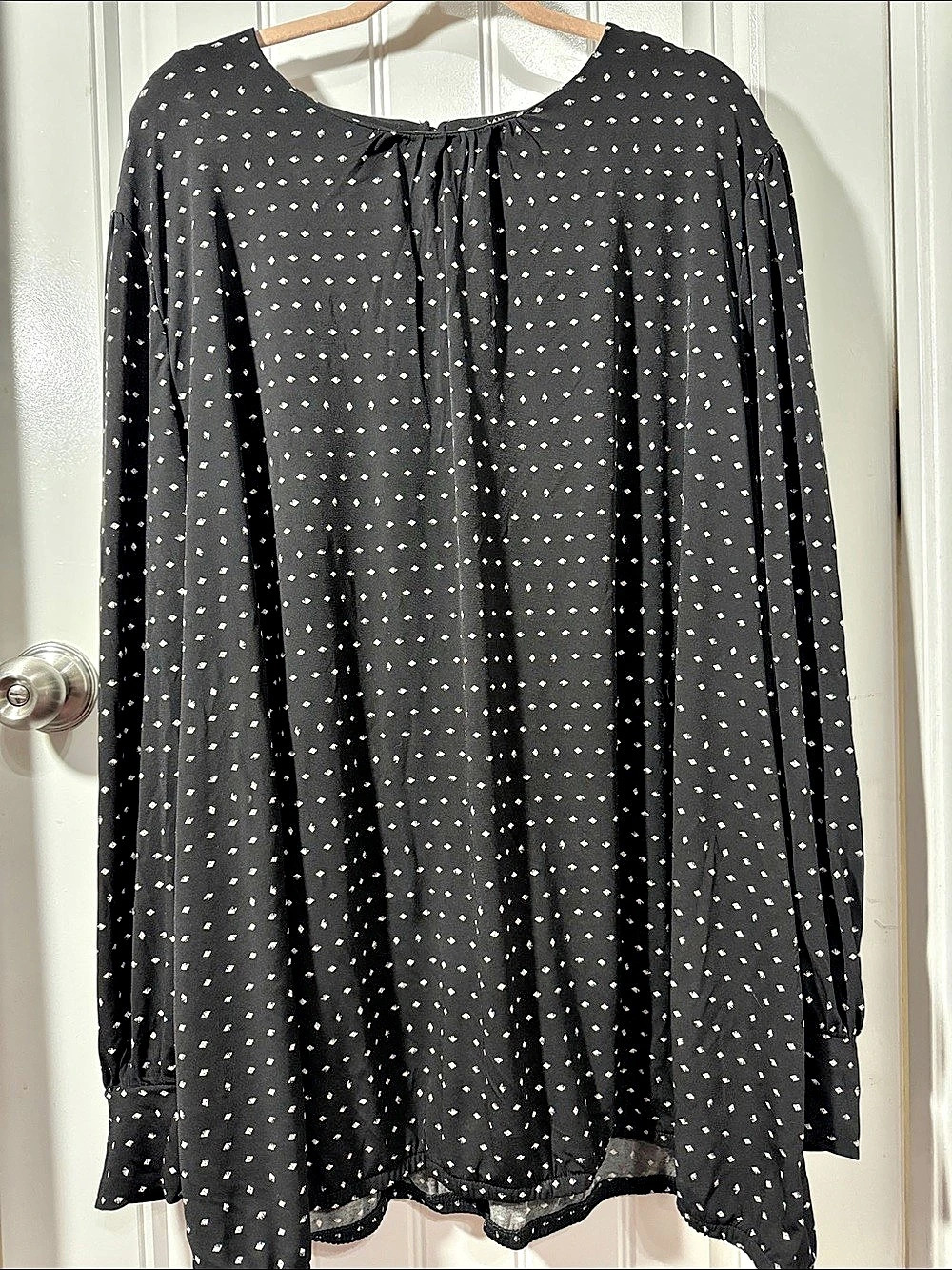 LANE BRYANT Geometric Blouse in Black & White Size 5x Like New